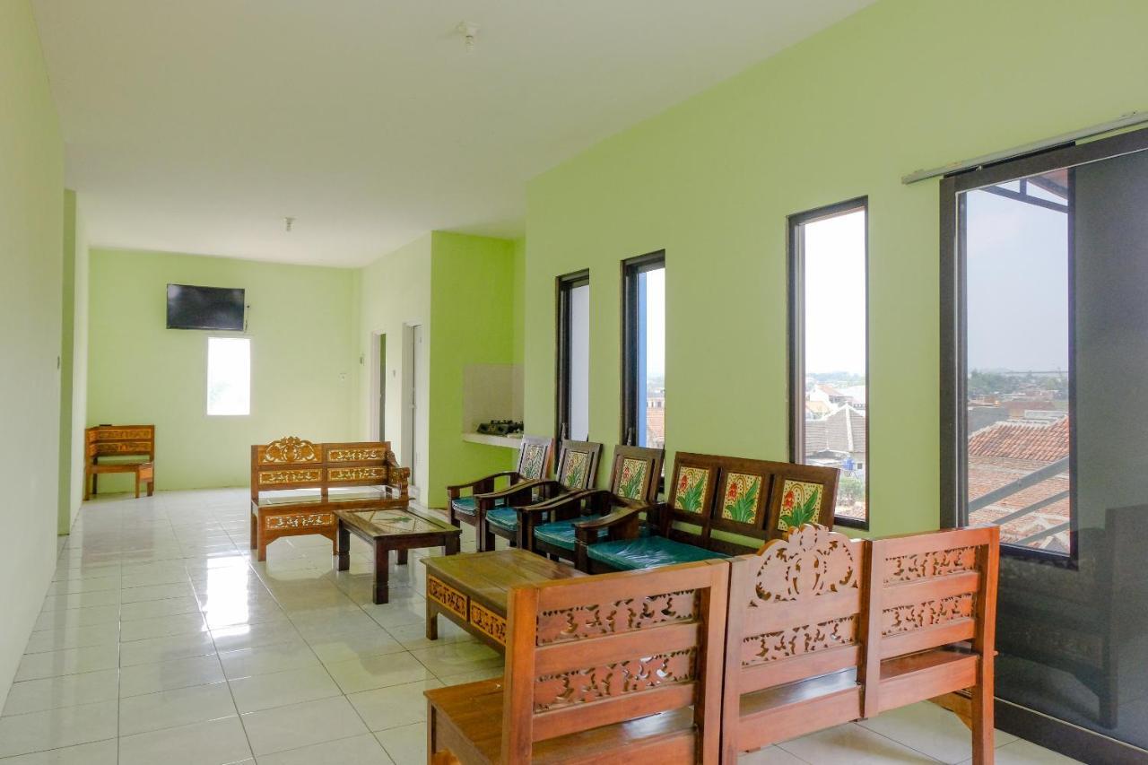 Spot On 2081 Sriwijaya Family Residence Lawang Exterior foto
